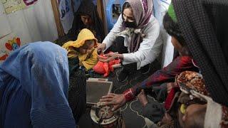 Голод и проблемы с доступом к медицине грозят детям Афганистана