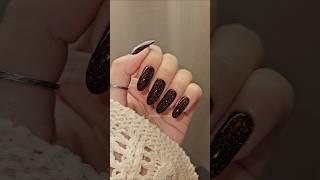 Esmaltação dark com glitter encapsulado ️‍️ você usaria? #unhas #nailinspo #diynails