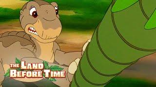 Littlefoot Learns How To Get Food! | The Land Before Time