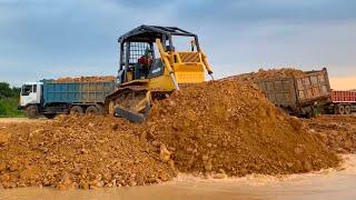 Strong Powerful Machinery Komats'u Bulldozer Dirt Heavy Truck Fails Spreading