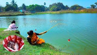 Hook Fishing || Traditional Two Lady Fish Hunting in Road Side Big Pond || Fishing Video