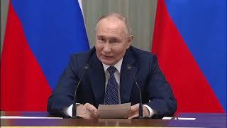 «Мы ещё очень многое сделаем во имя России!»: Владимир Путин встретился с уходящим правительством