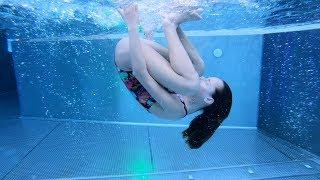Carla Underwater 11 flips underwater