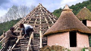 CHOZA PRIMITIVA CIRCULAR a mano. Construcción tradicional de un POBLADO de la Edad del Hierro