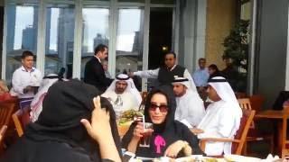 Sheikh Mohammad Bin Rashid Al Maktoum at Dubai Mall الشيخ محمد بن راشد آل مكتوم يمشي ويتغدى دُبي مول
