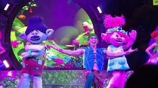 Trolls Hug Time Jubilee | Universal Studios Singapore