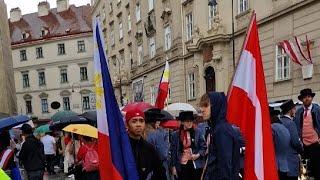 strèet dancing parade in Vienna  - Pämana IV