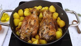 Pork shanks with potatoes: if you want a TENDER and TASTY second course, this recipe is for you!