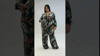 Glamorous  models lifestyle curvy womanin Josie moment style. plus size women fashion beauty.