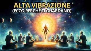 7 Caratteristiche Chiave delle Persone con Energia Vibrazionale Elevata | Crescita Spirituale