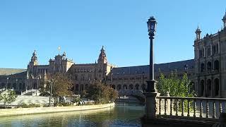 Площадь Испании — одно из самых впечатляющих мест в Севилье