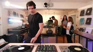 yoyaku instore session : Cristi Cons