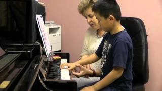 Piano Lessons for the Beginners. Exercises for the Upper Body relaxation