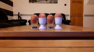 I want to break free (egg cups) original