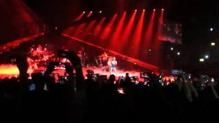 Maroon 5 Animals LIVE on Wembley Arena UK 2015