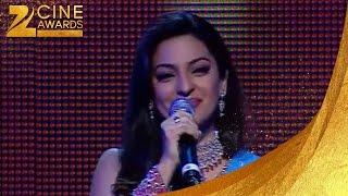 Zee Cine Awards 2005 Juhi Chawala Singing