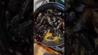 Better-than-restaurant white wine steamed mussels