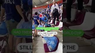 Mantap! Aksi bersih² suporter Jepang usai laga Piala Dunia