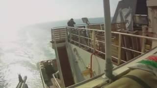 Сомалийские пираты напали на корабль под частной охраной.