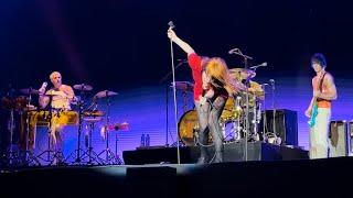 Paramore - (One Of Those) Crazy Girls LIVE (Lima, Perú 2023) | 4K