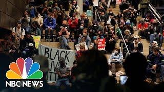 Protesters Pack Seattle City Hall To Demand Mayor's Resignation | NBC News