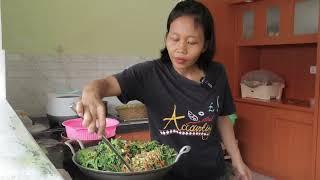 nyoba resep masakan kakak ipar @Kuatbae - tumis kangkung + kulit melinjo