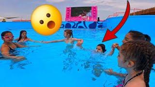 Fetele M-AU ARUNCAT in cea mai MARE PISCINA cu apa pentru copii / O zi la AQUAPARK Vara Vara