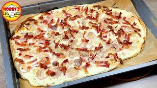 Einfacher Flammkuchen in Minuten mit Speck und Zwiebeln