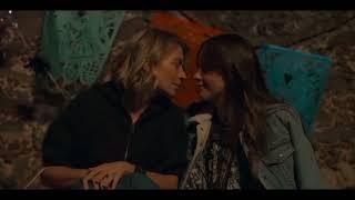 Ana e Mariana se beijam | 3 temporada de Mãe Só Tem Duas