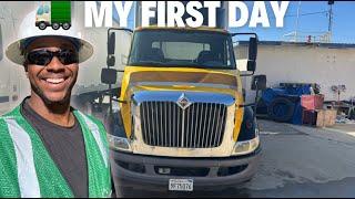 A Day In The Life Of A Rookie Truck Driver (MY FIRST DAY)