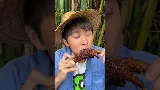 Have you ever eaten chicken feet that big? | Chinese Mountain Forest Life and Food #Moo Tik Tok#FYP