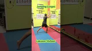 Gerakan Jumping Lunges