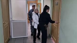 Суд заключил под стражу