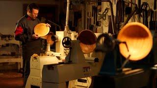 Turning a wooden platter with Glenn Lucas Woodturner