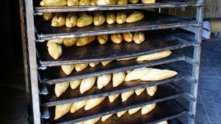 Local Banh mi production: How original Vietnamese baguettes/breads are made