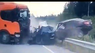 The last seconds of the lives of four people on the Polazna-Chusovoy highway were recorded by a DVR.