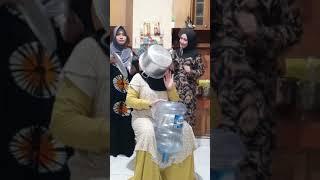 Video Viral...Ibu muda konser dangdut ga kuat tahan tawa.....#videolucu #efekppkm #dirumahsaja