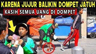 Tes KEJUJURAN Jatuhin DOMPET Depan GOJEK! SAYA BERIKAN SEMUA UANG DALAM DOMPET KARENA JUJUR