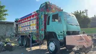 Highlight 0:00 - 1:24 from Amazing truck art in Pakistan