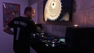 Blue Tunes Live Stream: Tune In... Symphonix DJ Set (04-04-2020)