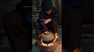 Traditional craftsmanship, garlic and wolfberry soup, traditional rural life