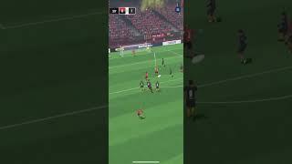 Супер эпичный гол со штрафного в игре Soccer Star