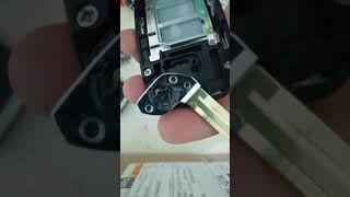How to Disassemble and reassemble the latest toyota vios flip key