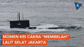 Kapal Selam KRI Cakra 401 Muncul ke Permukaan Teluk Jakarta, Ini Penampakannya