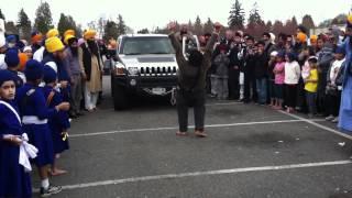 jatinderpal singh moga in guru nanak sikh temple  canada pull da hummer with ear ,,,,,,,,,,,,,