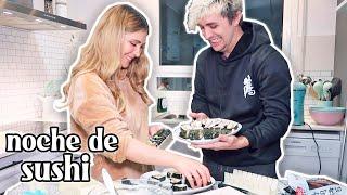 NOCHE DE SUSHI Y CHISME... COCINANDO EN CASA ‍ VLOGMAS | LIZY VLOGS