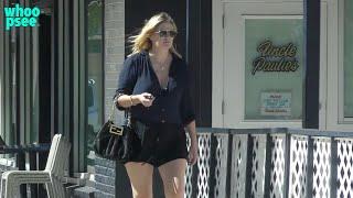 Mischa Barton di "The O.C." per le vie di Los Angeles