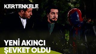 Hicabi, Akıncı kostümünü Şevket'e verdi! - Kertenkele 83. Bölüm