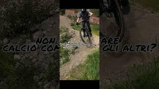 non potevi fare calcio come tutti gli altri? #downhill #mtb #shorts