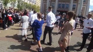 На площади Звезд в Могилеве сегодня прошел праздничный концерт и городская акция «Вальс Победы»
